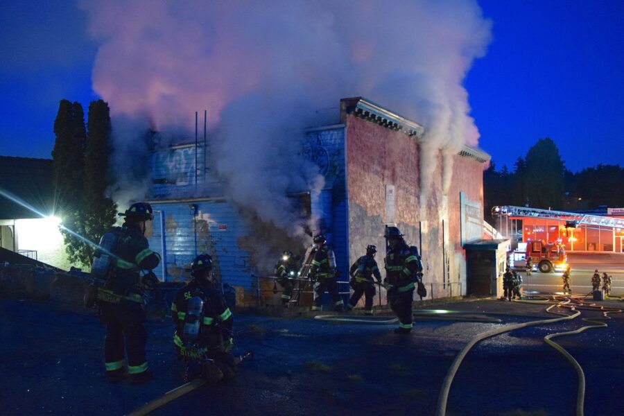 2Alarm vacant building fire in Lake City Fire Line