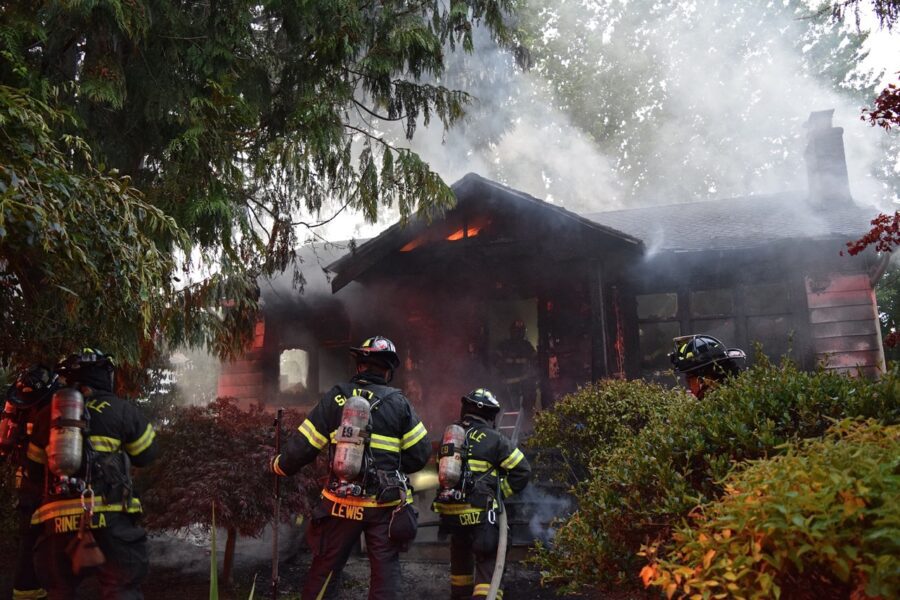Firefighters battle three major overnight fires in Seattle - Fire Line