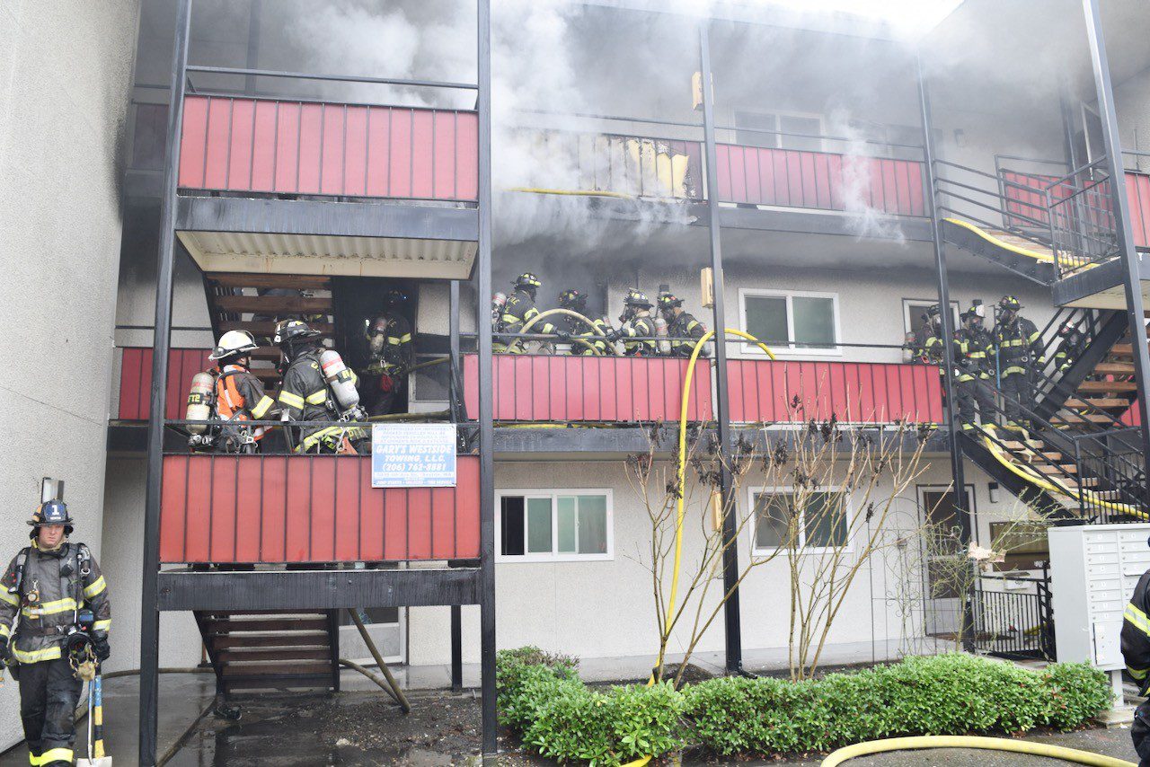 Seattle Fire Department fights apartment fire in Beacon Hill neighborhood
