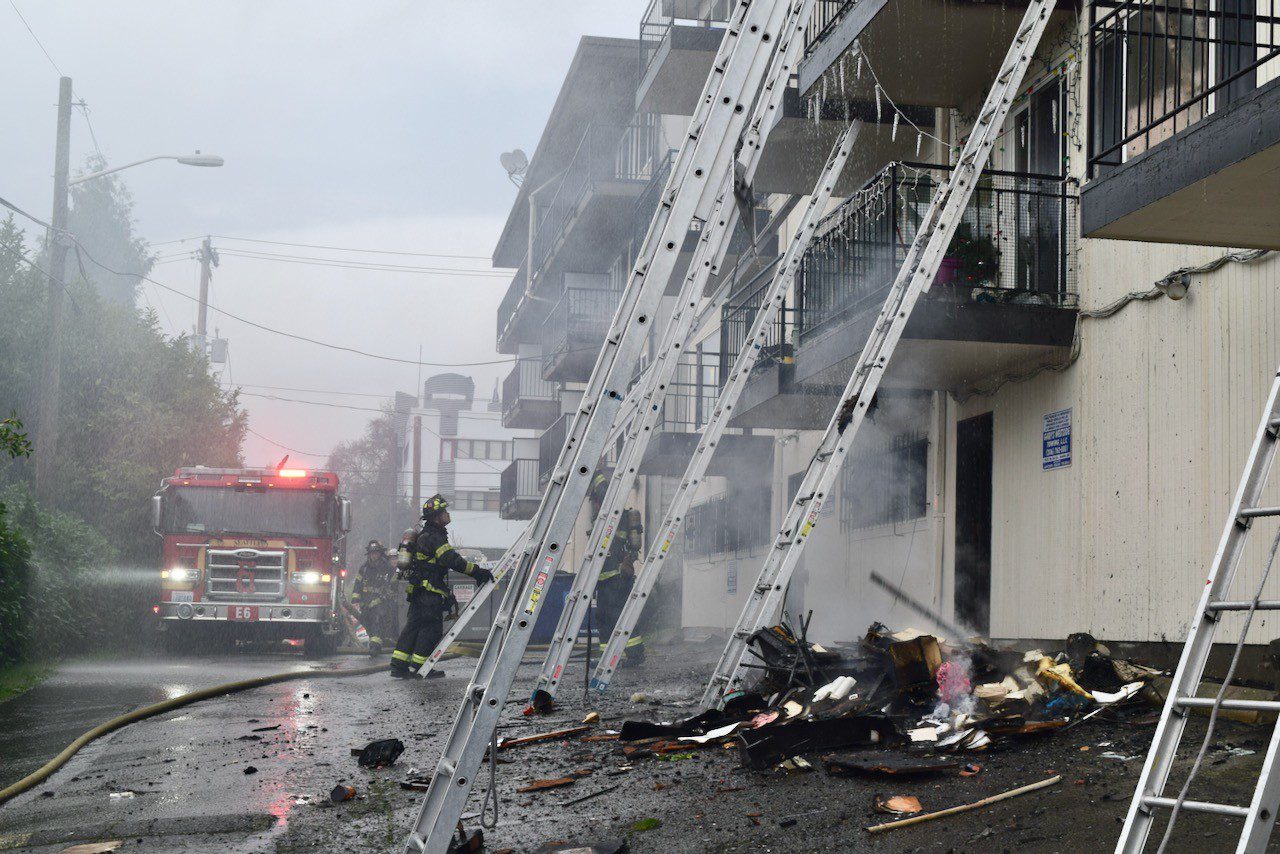Seattle Fire Department fights apartment fire in Beacon Hill neighborhood