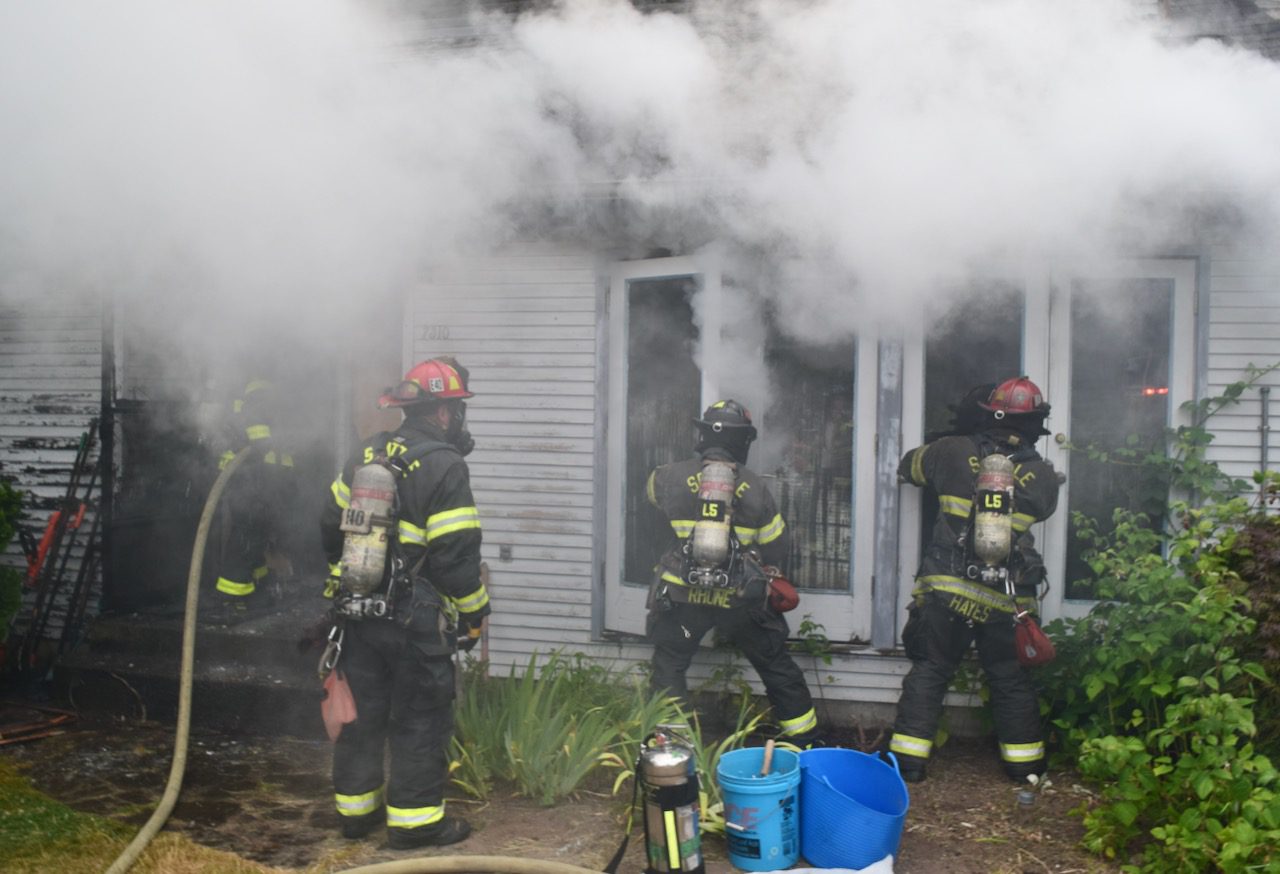 One dead and three displaced from house fire in the View Ridge neighborhood